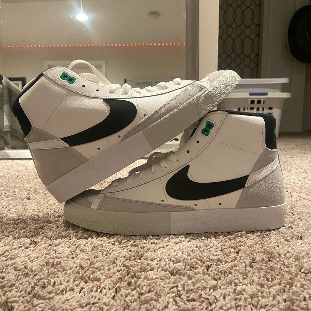NIKE BLAZER MID ‘77 PRM SPLIT WHITE BLACK